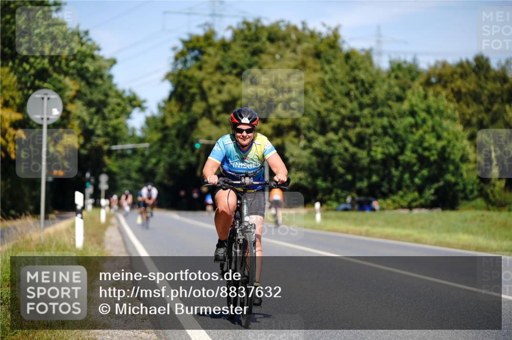 07.09.2025 - 19. Norderstedt Triathlon Michael Burmester http://msf.ph/oto/8837632 07.09.2025 12:55:43 Radfahren 262, 1353 meine-sportfotos.de