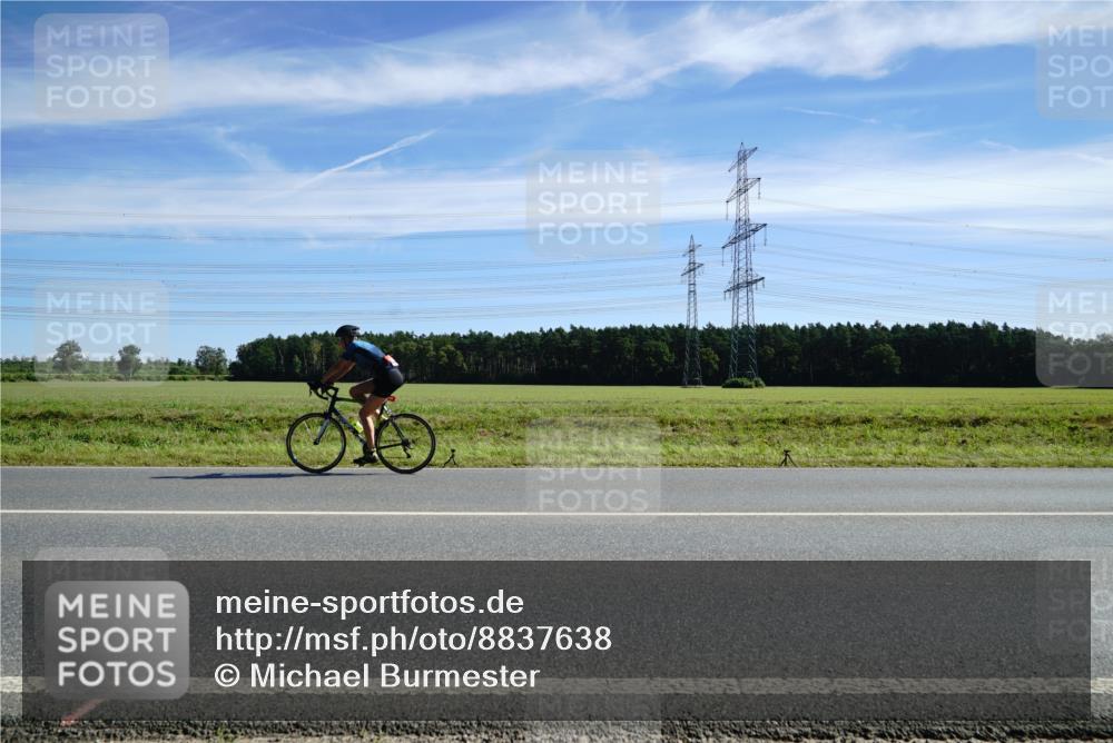 07.09.2025 - 19. Norderstedt Triathlon Michael Burmester http://msf.ph/oto/8837638 07.09.2025 12:03:15 Radfahren 737, 761 meine-sportfotos.de
