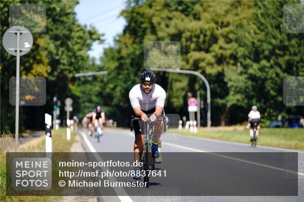 07.09.2025 - 19. Norderstedt Triathlon Michael Burmester http://msf.ph/oto/8837641 07.09.2025 12:55:48 Radfahren 193, 206 meine-sportfotos.de