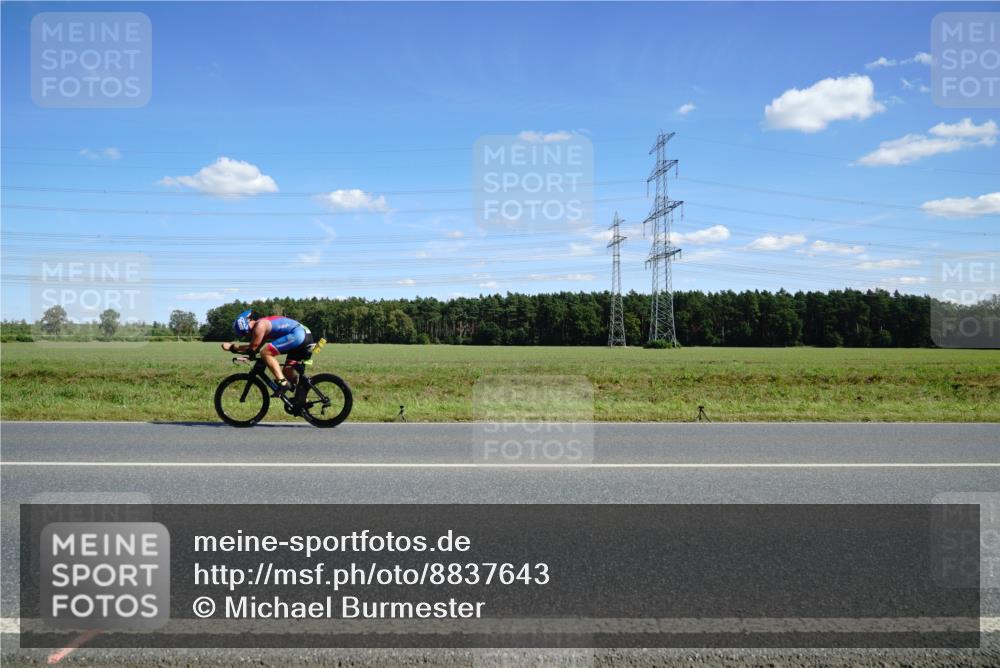 07.09.2025 - 19. Norderstedt Triathlon Michael Burmester http://msf.ph/oto/8837643 07.09.2025 14:11:18 Radfahren 1466 meine-sportfotos.de