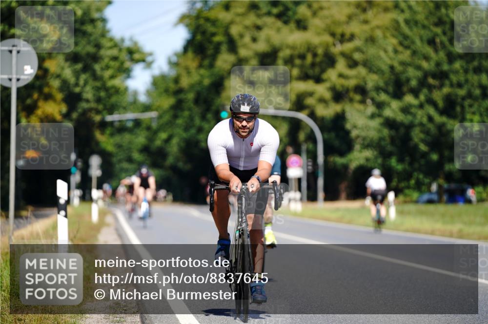 07.09.2025 - 19. Norderstedt Triathlon Michael Burmester http://msf.ph/oto/8837645 07.09.2025 12:55:49 Radfahren 193, 206 meine-sportfotos.de
