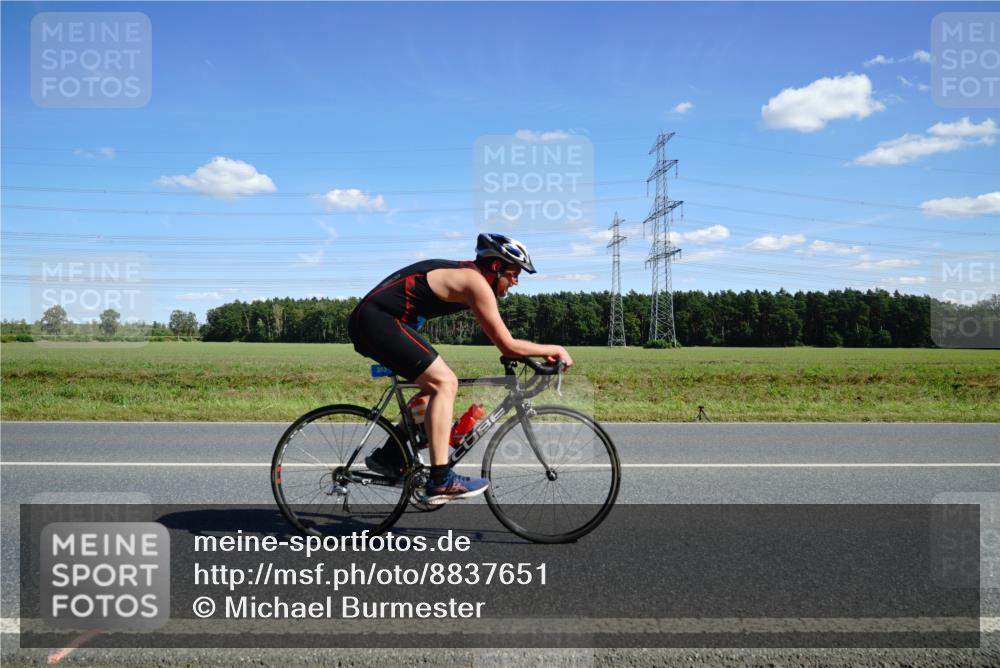 07.09.2025 - 19. Norderstedt Triathlon Michael Burmester http://msf.ph/oto/8837651 07.09.2025 14:11:23 Radfahren 363 meine-sportfotos.de