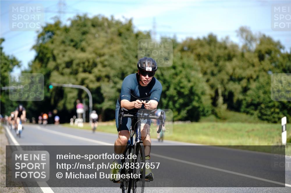 07.09.2025 - 19. Norderstedt Triathlon Michael Burmester http://msf.ph/oto/8837657 07.09.2025 12:55:51 Radfahren 193, 206 meine-sportfotos.de