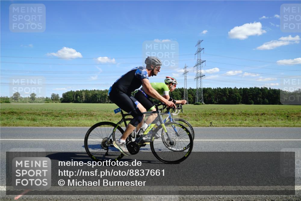 07.09.2025 - 19. Norderstedt Triathlon Michael Burmester http://msf.ph/oto/8837661 07.09.2025 14:11:28 Radfahren 410, 1004 meine-sportfotos.de