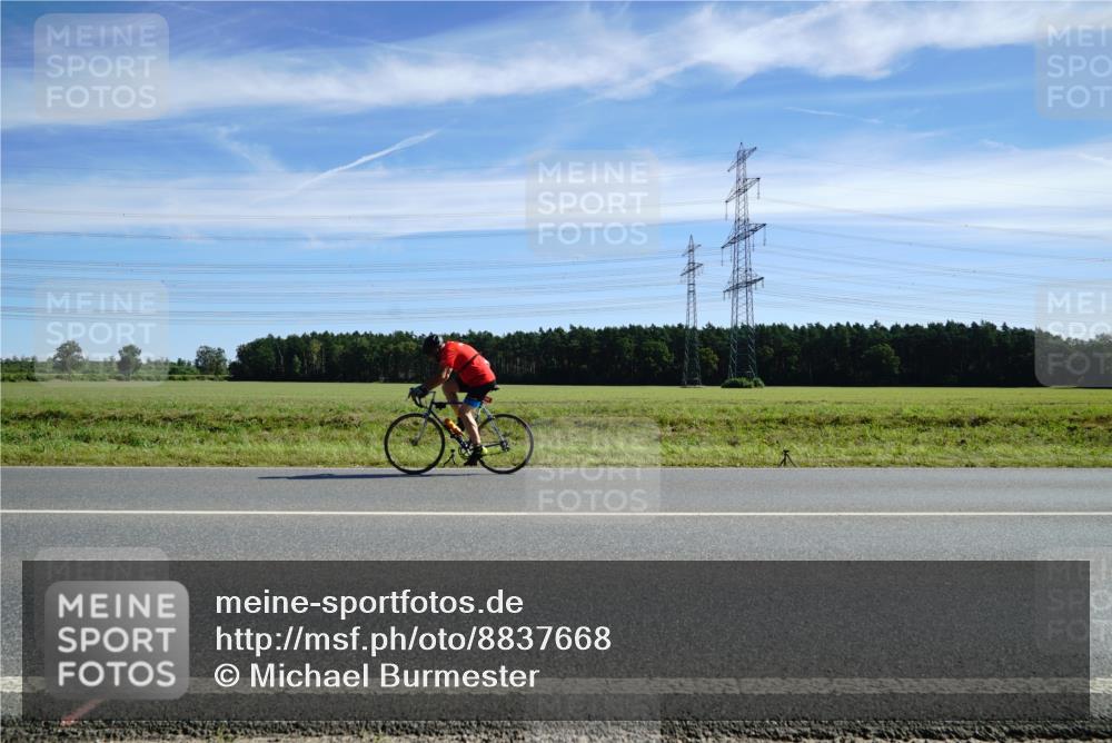 07.09.2025 - 19. Norderstedt Triathlon Michael Burmester http://msf.ph/oto/8837668 07.09.2025 12:03:19 Radfahren 737, 761, 1329 meine-sportfotos.de