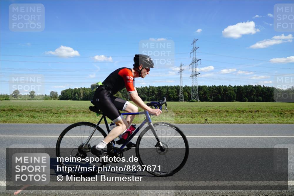 07.09.2025 - 19. Norderstedt Triathlon Michael Burmester http://msf.ph/oto/8837671 07.09.2025 14:11:33 Radfahren 970 meine-sportfotos.de
