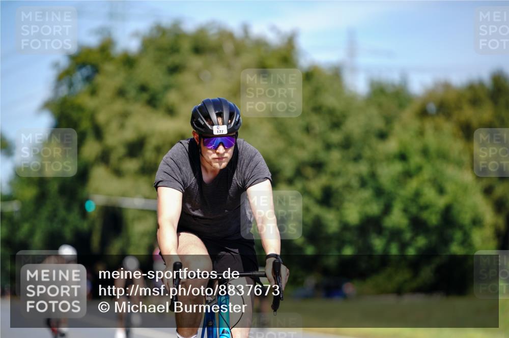 07.09.2025 - 19. Norderstedt Triathlon Michael Burmester http://msf.ph/oto/8837673 07.09.2025 12:55:56 Radfahren 177 meine-sportfotos.de