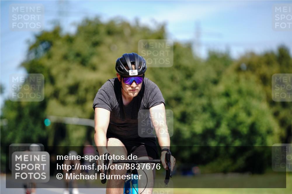 07.09.2025 - 19. Norderstedt Triathlon Michael Burmester http://msf.ph/oto/8837676 07.09.2025 12:55:57 Radfahren 177, 707 meine-sportfotos.de