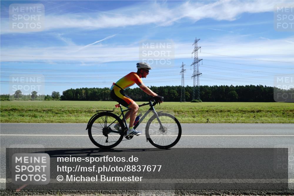 07.09.2025 - 19. Norderstedt Triathlon Michael Burmester http://msf.ph/oto/8837677 07.09.2025 12:03:21 Radfahren 761, 1329 meine-sportfotos.de