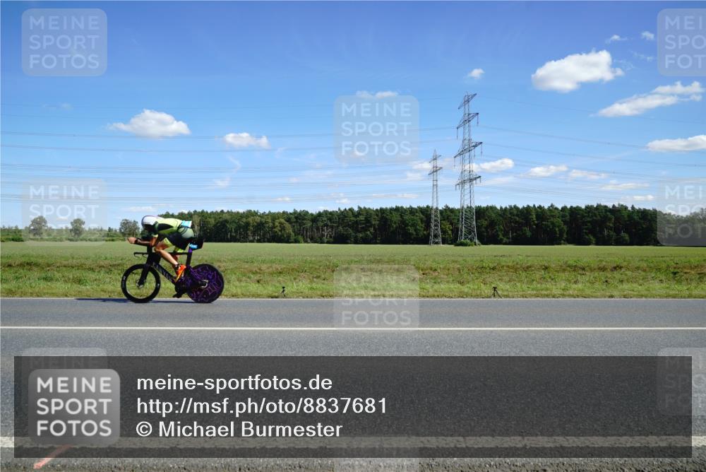 07.09.2025 - 19. Norderstedt Triathlon Michael Burmester http://msf.ph/oto/8837681 07.09.2025 14:11:36 Radfahren 970 meine-sportfotos.de