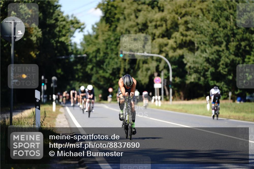 07.09.2025 - 19. Norderstedt Triathlon Michael Burmester http://msf.ph/oto/8837690 07.09.2025 14:19:55 Radfahren 1457, 1468 meine-sportfotos.de