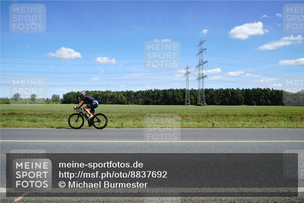 07.09.2025 - 19. Norderstedt Triathlon Michael Burmester http://msf.ph/oto/8837692 07.09.2025 14:11:38 Radfahren  meine-sportfotos.de