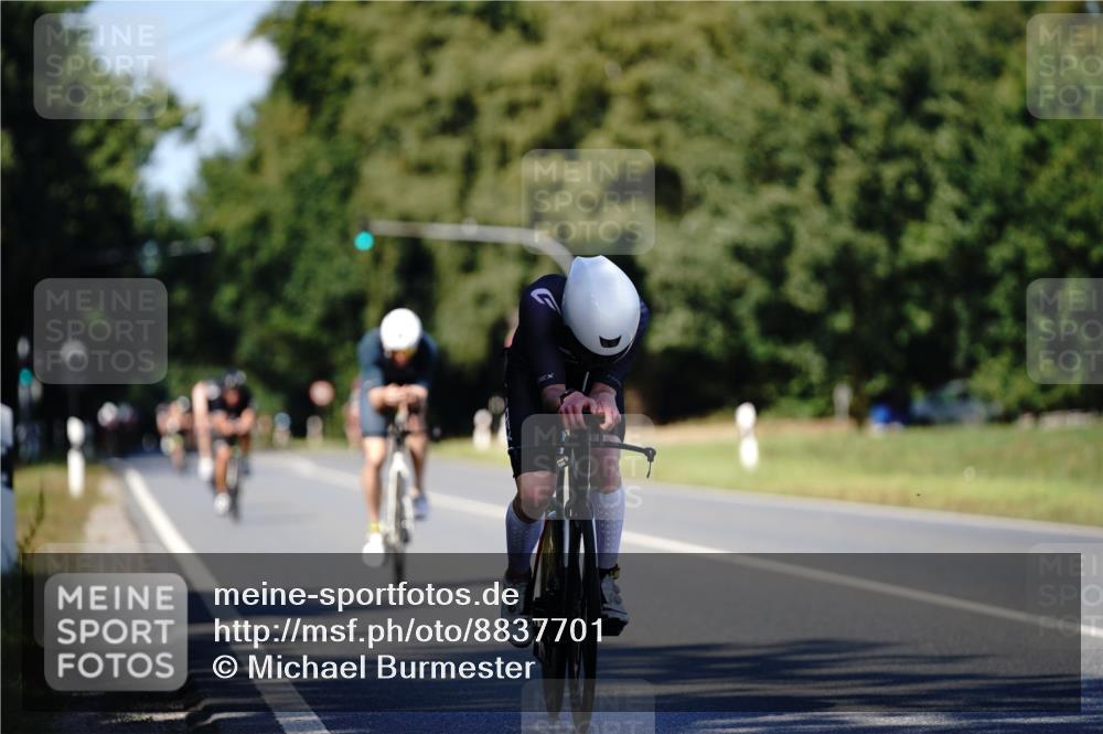 07.09.2025 - 19. Norderstedt Triathlon Michael Burmester http://msf.ph/oto/8837701 07.09.2025 14:19:58 Radfahren 876, 1457, 1468 meine-sportfotos.de