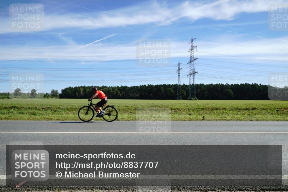 07.09.2025 - 19. Norderstedt Triathlon Michael Burmester http://msf.ph/oto/8837707 07.09.2025 12:03:33 Radfahren  meine-sportfotos.de