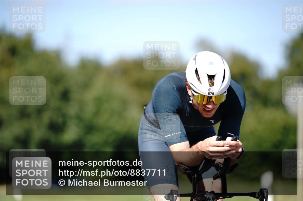 07.09.2025 - 19. Norderstedt Triathlon Michael Burmester http://msf.ph/oto/8837711 07.09.2025 14:20:00 Radfahren 876, 989, 1457, 1468 meine-sportfotos.de