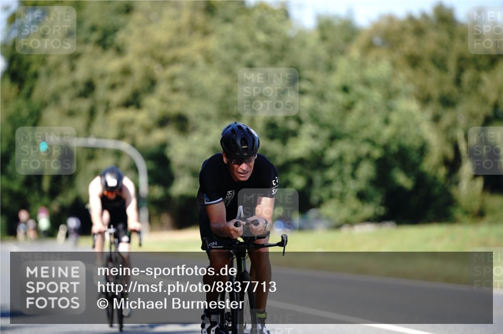 07.09.2025 - 19. Norderstedt Triathlon Michael Burmester http://msf.ph/oto/8837713 07.09.2025 14:20:03 Radfahren 876, 989, 995 meine-sportfotos.de