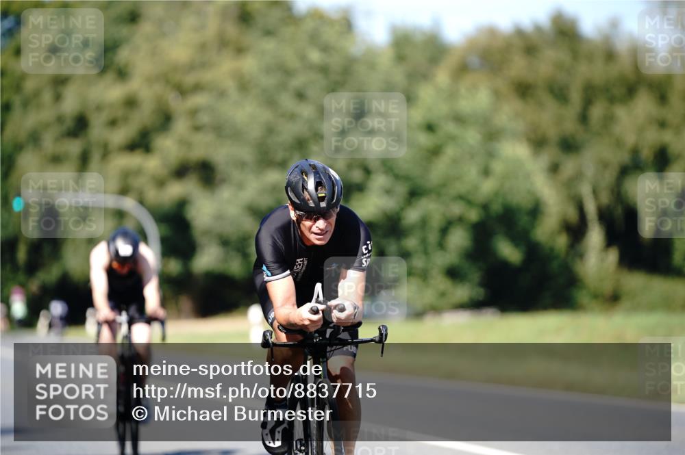 07.09.2025 - 19. Norderstedt Triathlon Michael Burmester http://msf.ph/oto/8837715 07.09.2025 14:20:03 Radfahren 876, 989, 995 meine-sportfotos.de