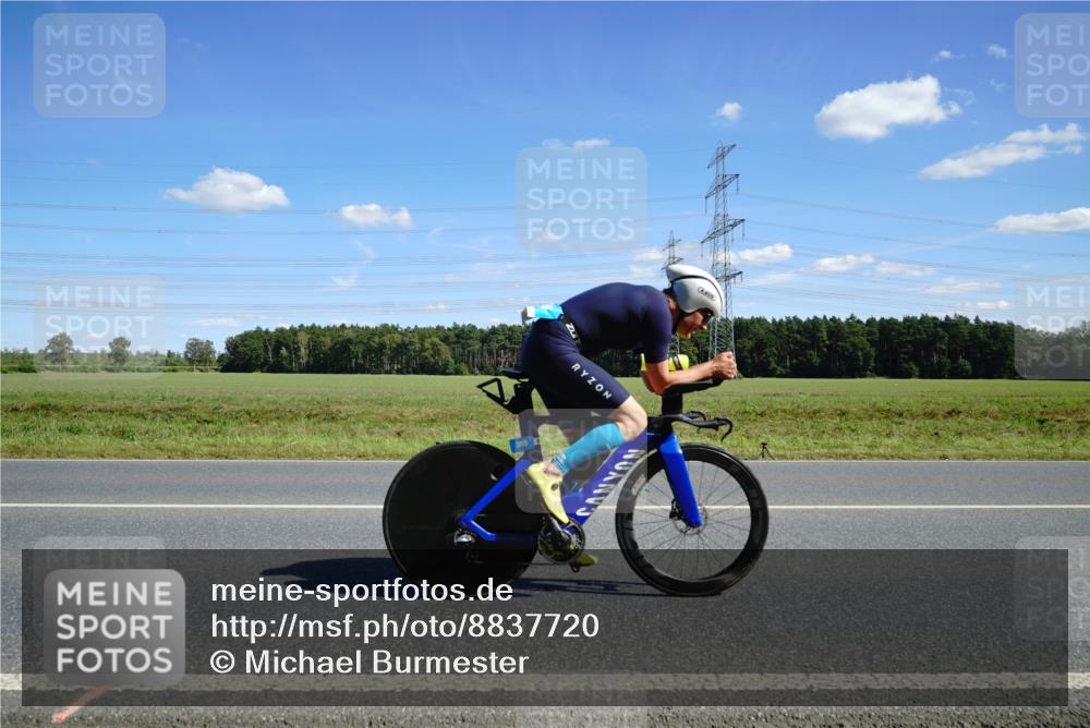 07.09.2025 - 19. Norderstedt Triathlon Michael Burmester http://msf.ph/oto/8837720 07.09.2025 14:11:45 Radfahren 369, 997 meine-sportfotos.de