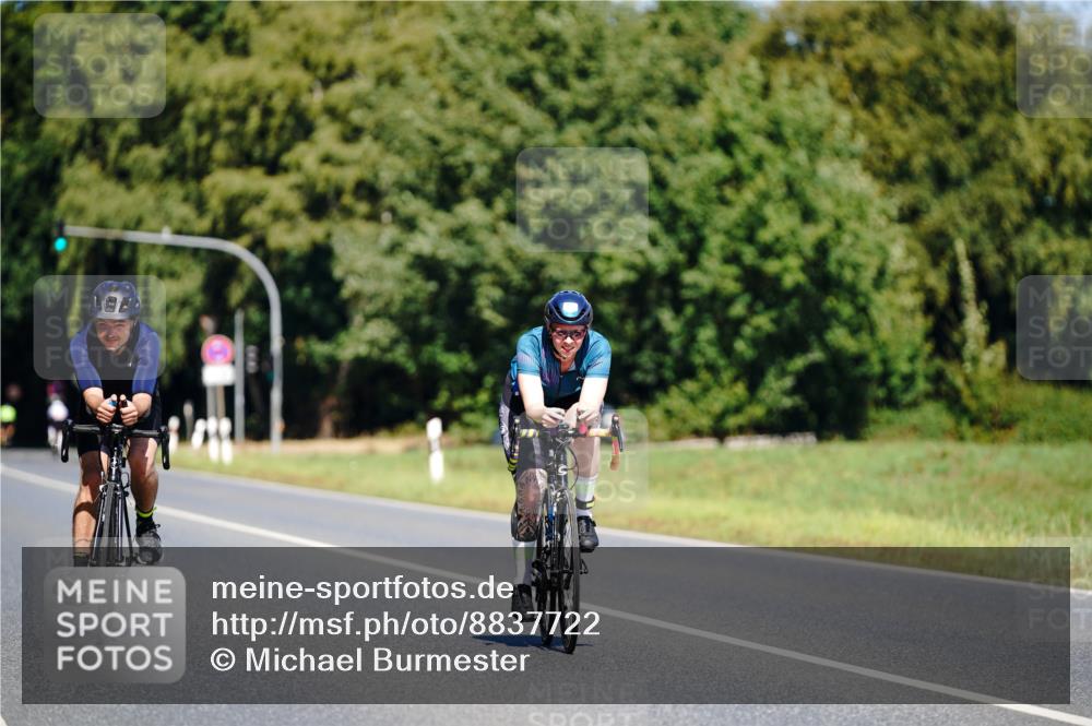 07.09.2025 - 19. Norderstedt Triathlon Michael Burmester http://msf.ph/oto/8837722 07.09.2025 12:56:12 Radfahren 171, 336, 337 meine-sportfotos.de