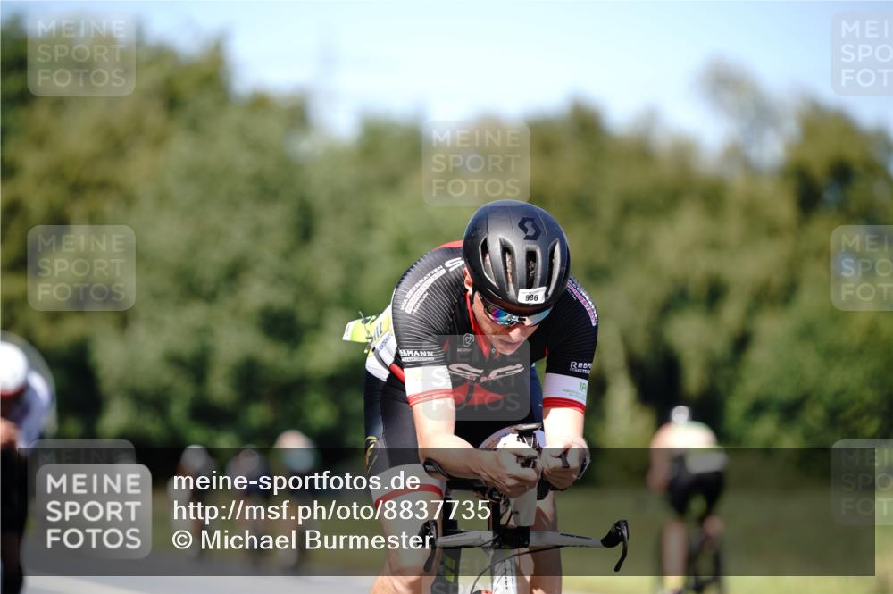 07.09.2025 - 19. Norderstedt Triathlon Michael Burmester http://msf.ph/oto/8837735 07.09.2025 14:20:12 Radfahren 388, 986, 1005, 1010 meine-sportfotos.de