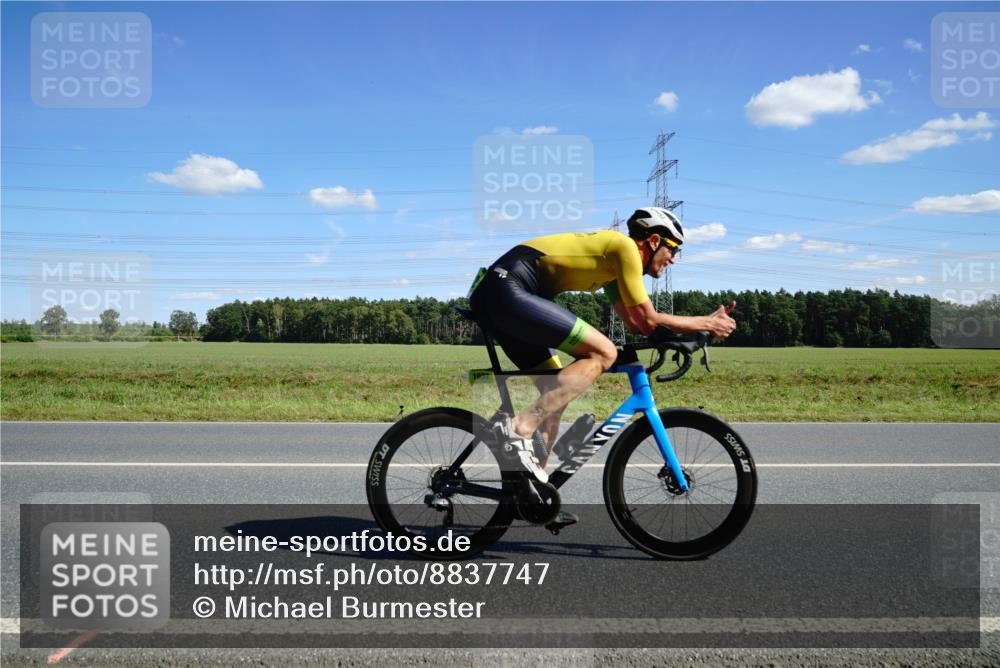 07.09.2025 - 19. Norderstedt Triathlon Michael Burmester http://msf.ph/oto/8837747 07.09.2025 14:11:49 Radfahren 997, 1032 meine-sportfotos.de