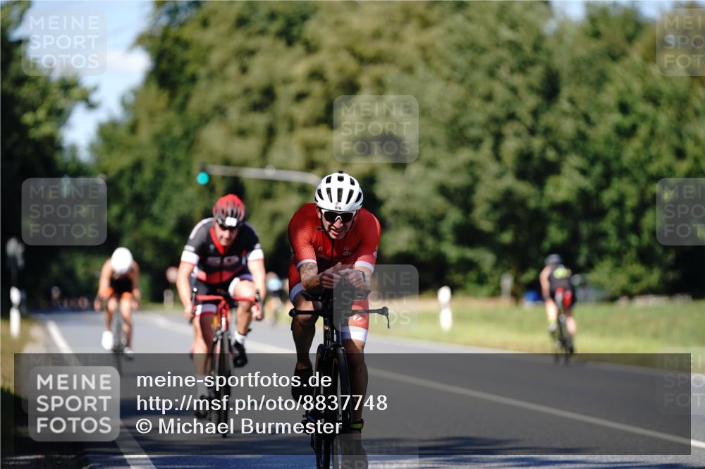 07.09.2025 - 19. Norderstedt Triathlon Michael Burmester http://msf.ph/oto/8837748 07.09.2025 14:20:19 Radfahren 896, 976, 987, 1421, 1434 meine-sportfotos.de