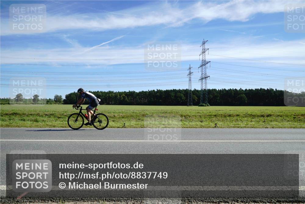 07.09.2025 - 19. Norderstedt Triathlon Michael Burmester http://msf.ph/oto/8837749 07.09.2025 12:03:37 Radfahren  meine-sportfotos.de