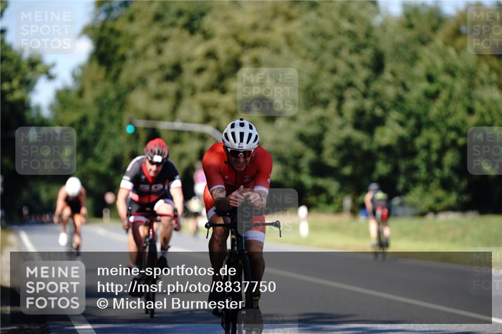 07.09.2025 - 19. Norderstedt Triathlon Michael Burmester http://msf.ph/oto/8837750 07.09.2025 14:20:19 Radfahren 896, 976, 987, 1421, 1434 meine-sportfotos.de