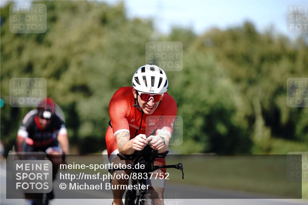 07.09.2025 - 19. Norderstedt Triathlon Michael Burmester http://msf.ph/oto/8837752 07.09.2025 14:20:20 Radfahren 896, 976, 987, 1434 meine-sportfotos.de