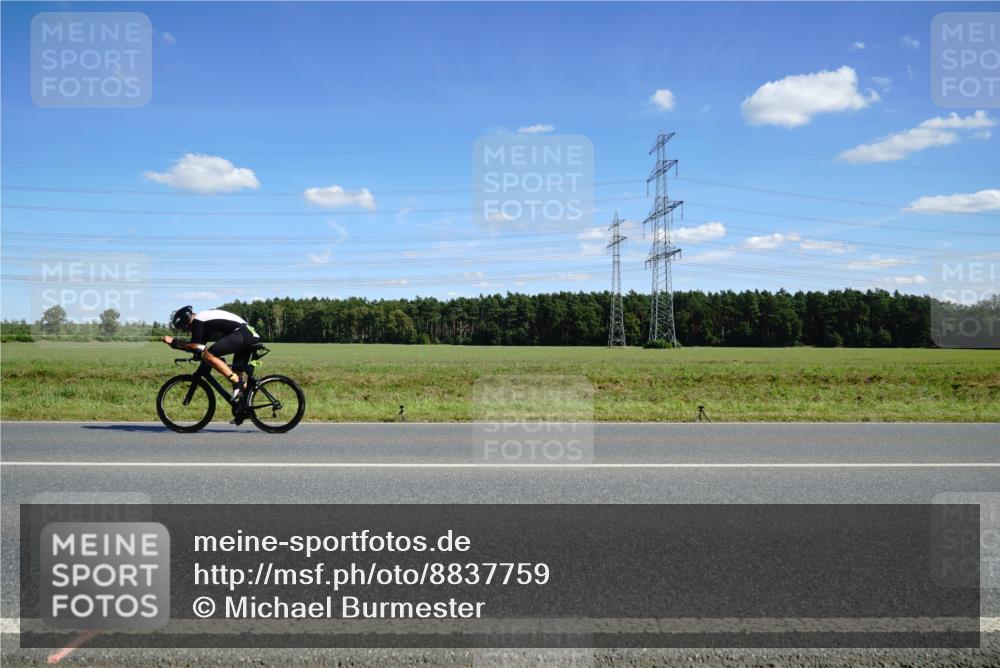 07.09.2025 - 19. Norderstedt Triathlon Michael Burmester http://msf.ph/oto/8837759 07.09.2025 14:11:56 Radfahren 1025 meine-sportfotos.de