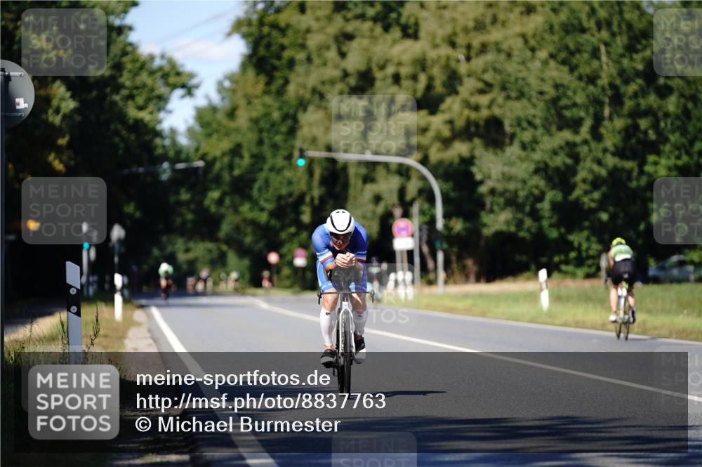 07.09.2025 - 19. Norderstedt Triathlon Michael Burmester http://msf.ph/oto/8837763 07.09.2025 14:20:39 Radfahren 1041 meine-sportfotos.de