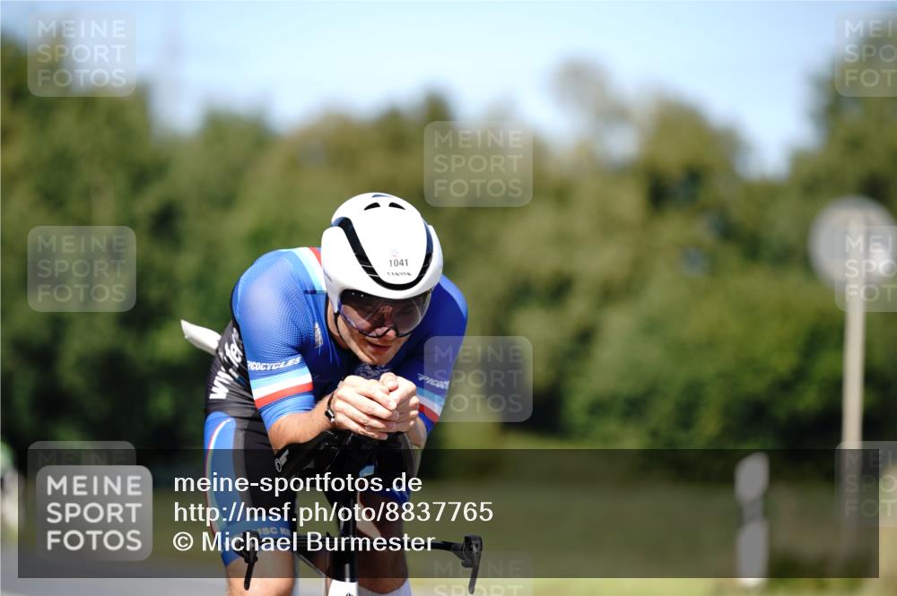 07.09.2025 - 19. Norderstedt Triathlon Michael Burmester http://msf.ph/oto/8837765 07.09.2025 14:20:41 Radfahren 1041 meine-sportfotos.de