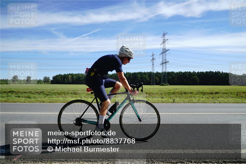 07.09.2025 - 19. Norderstedt Triathlon Michael Burmester http://msf.ph/oto/8837768 07.09.2025 12:03:43 Radfahren 1241 meine-sportfotos.de