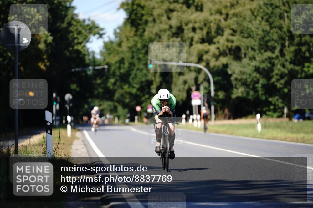 07.09.2025 - 19. Norderstedt Triathlon Michael Burmester http://msf.ph/oto/8837769 07.09.2025 14:20:49 Radfahren 1016 meine-sportfotos.de