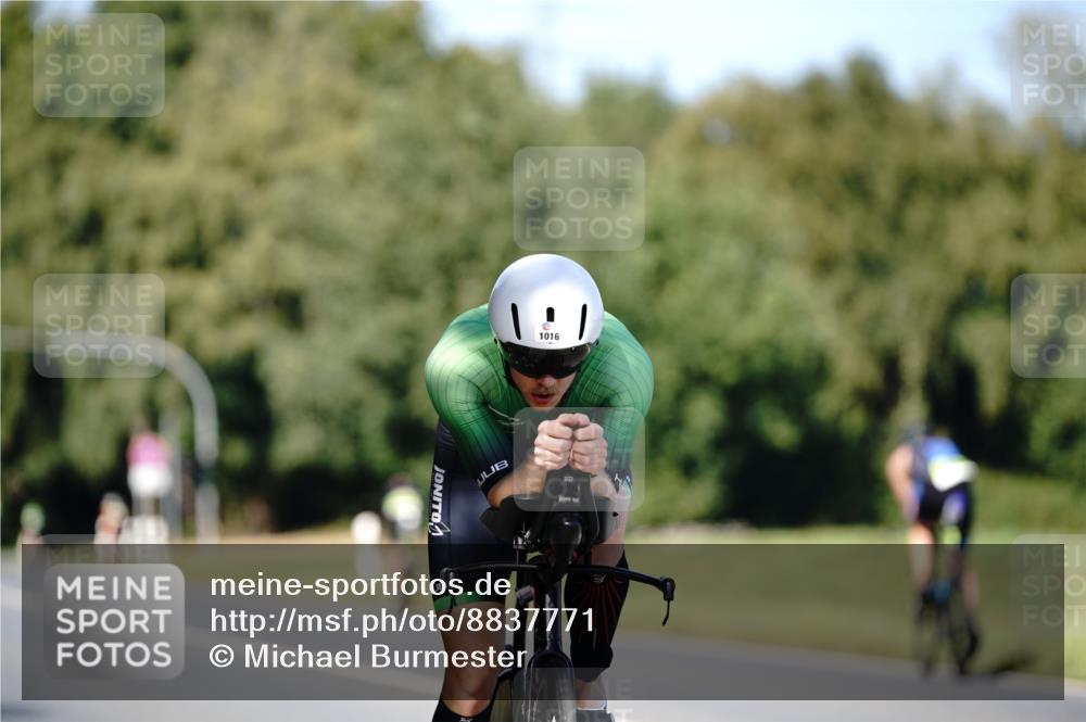 07.09.2025 - 19. Norderstedt Triathlon Michael Burmester http://msf.ph/oto/8837771 07.09.2025 14:20:51 Radfahren 1016 meine-sportfotos.de