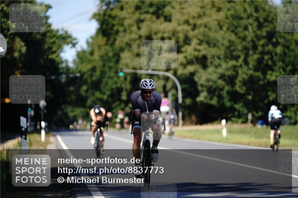 07.09.2025 - 19. Norderstedt Triathlon Michael Burmester http://msf.ph/oto/8837773 07.09.2025 14:20:57 Radfahren 991, 1007 meine-sportfotos.de