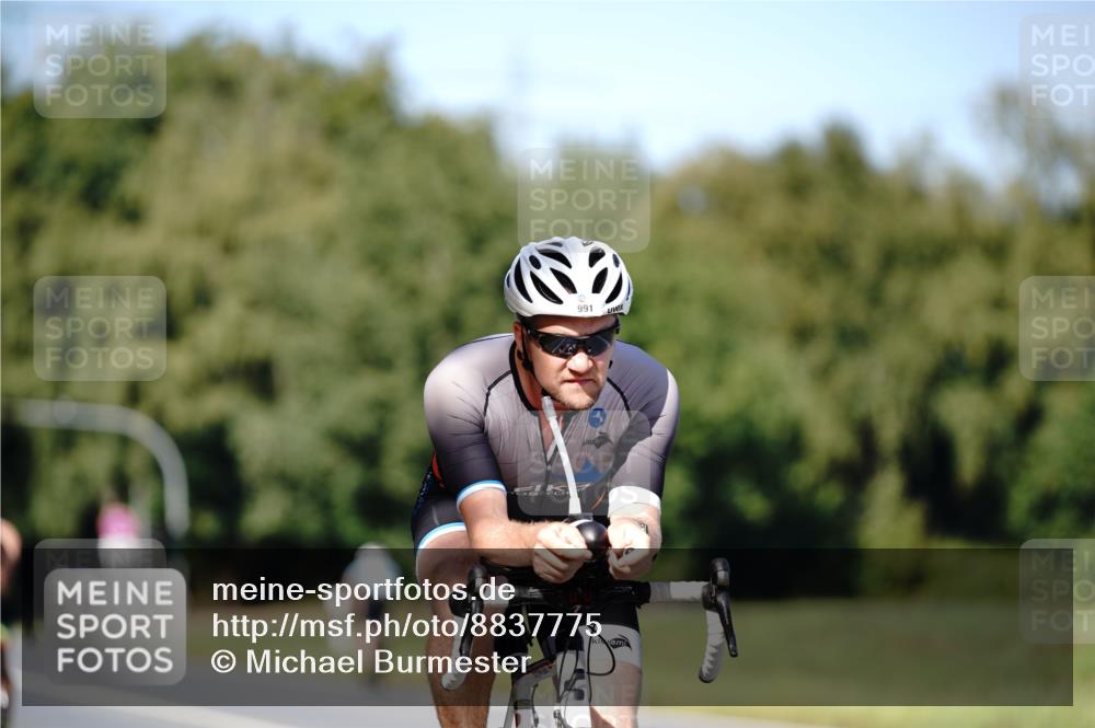 07.09.2025 - 19. Norderstedt Triathlon Michael Burmester http://msf.ph/oto/8837775 07.09.2025 14:20:58 Radfahren 991, 1007 meine-sportfotos.de