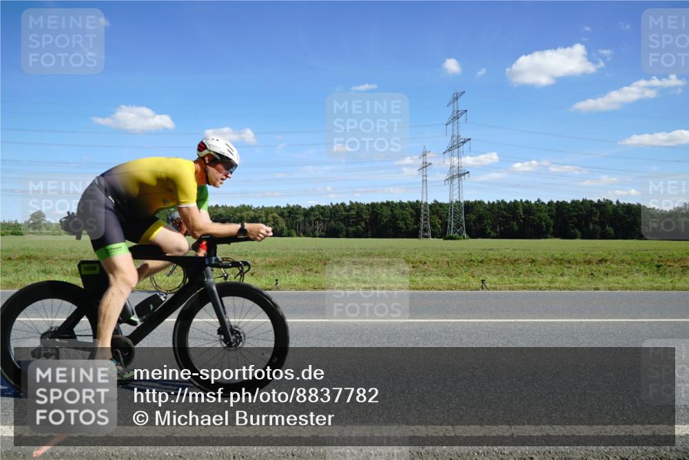 07.09.2025 - 19. Norderstedt Triathlon Michael Burmester http://msf.ph/oto/8837782 07.09.2025 14:12:07 Radfahren 911, 1029 meine-sportfotos.de