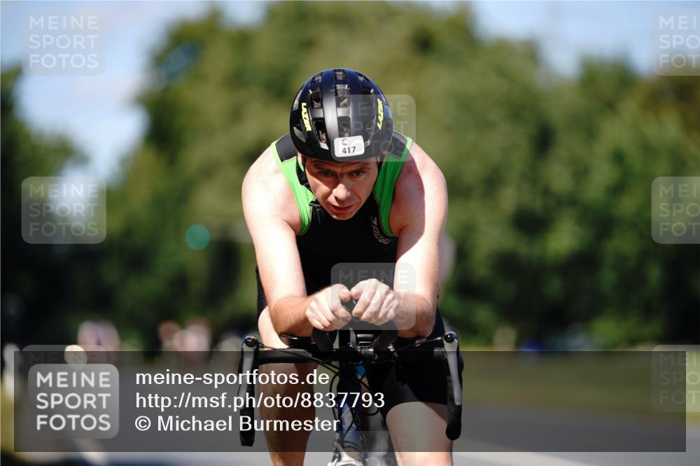 07.09.2025 - 19. Norderstedt Triathlon Michael Burmester http://msf.ph/oto/8837793 07.09.2025 14:21:41 Radfahren 417, 999, 1003 meine-sportfotos.de