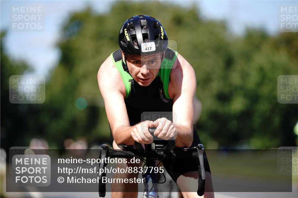 07.09.2025 - 19. Norderstedt Triathlon Michael Burmester http://msf.ph/oto/8837795 07.09.2025 14:21:41 Radfahren 417, 999, 1003 meine-sportfotos.de