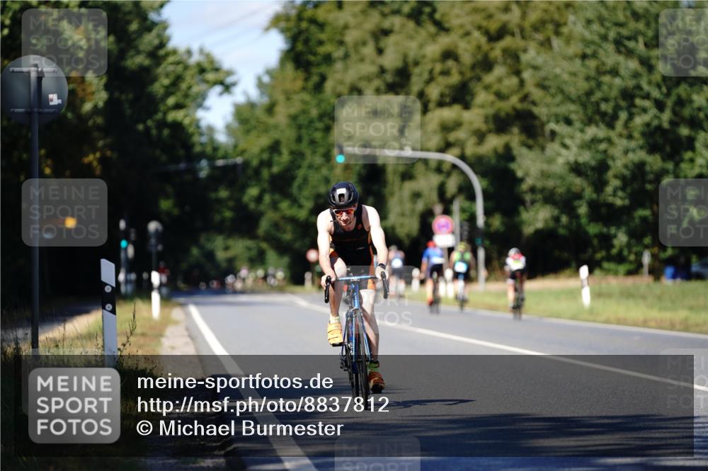 07.09.2025 - 19. Norderstedt Triathlon Michael Burmester http://msf.ph/oto/8837812 07.09.2025 14:21:59 Radfahren 1002 meine-sportfotos.de