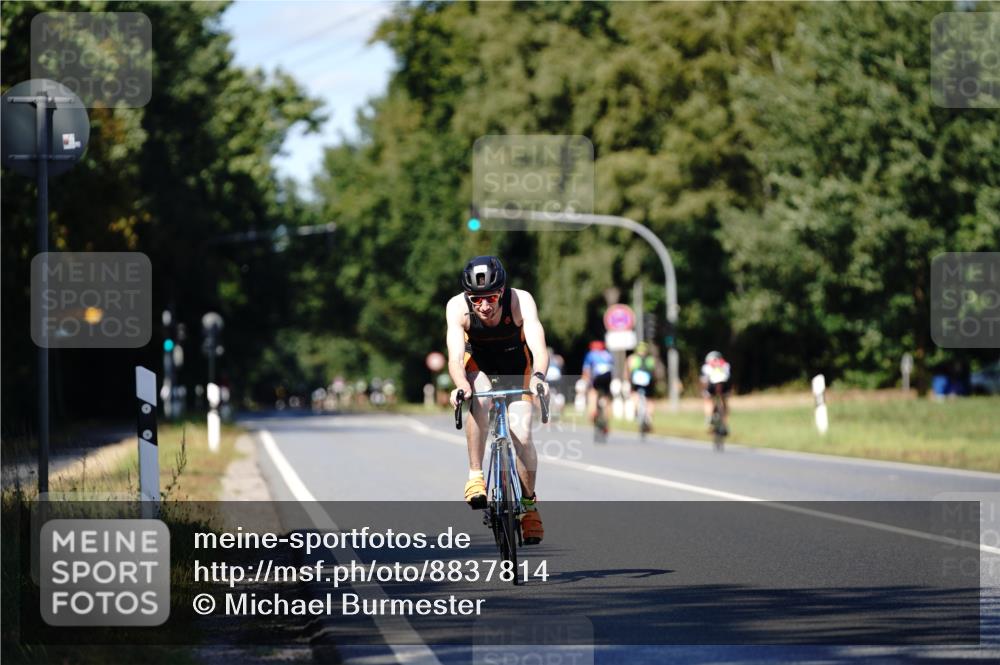 07.09.2025 - 19. Norderstedt Triathlon Michael Burmester http://msf.ph/oto/8837814 07.09.2025 14:21:59 Radfahren 1002 meine-sportfotos.de