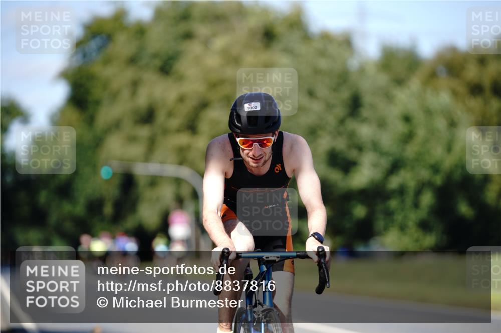 07.09.2025 - 19. Norderstedt Triathlon Michael Burmester http://msf.ph/oto/8837816 07.09.2025 14:22:01 Radfahren 1002 meine-sportfotos.de