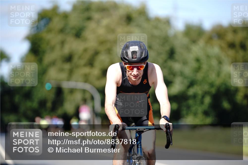 07.09.2025 - 19. Norderstedt Triathlon Michael Burmester http://msf.ph/oto/8837818 07.09.2025 14:22:01 Radfahren 1002 meine-sportfotos.de
