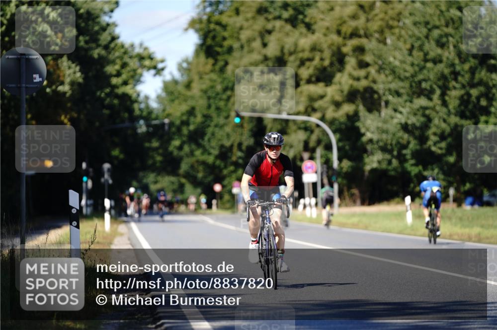 07.09.2025 - 19. Norderstedt Triathlon Michael Burmester http://msf.ph/oto/8837820 07.09.2025 14:22:18 Radfahren 374 meine-sportfotos.de