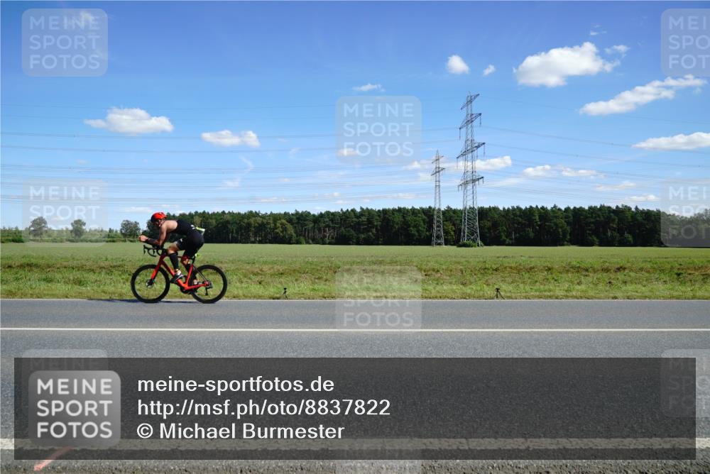 07.09.2025 - 19. Norderstedt Triathlon Michael Burmester http://msf.ph/oto/8837822 07.09.2025 14:12:25 Radfahren  meine-sportfotos.de