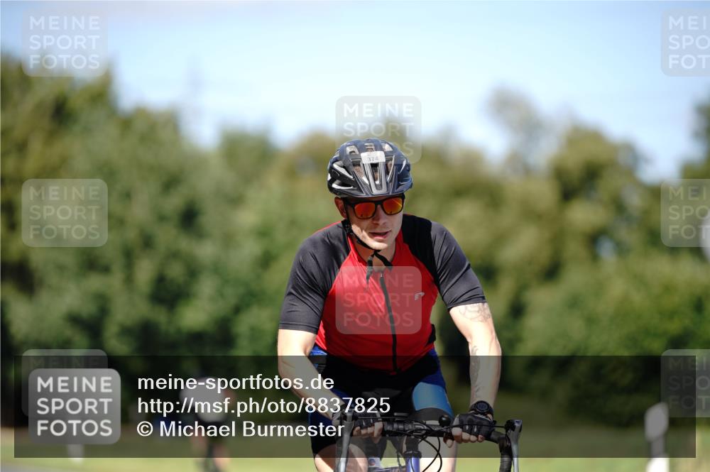 07.09.2025 - 19. Norderstedt Triathlon Michael Burmester http://msf.ph/oto/8837825 07.09.2025 14:22:21 Radfahren 374 meine-sportfotos.de