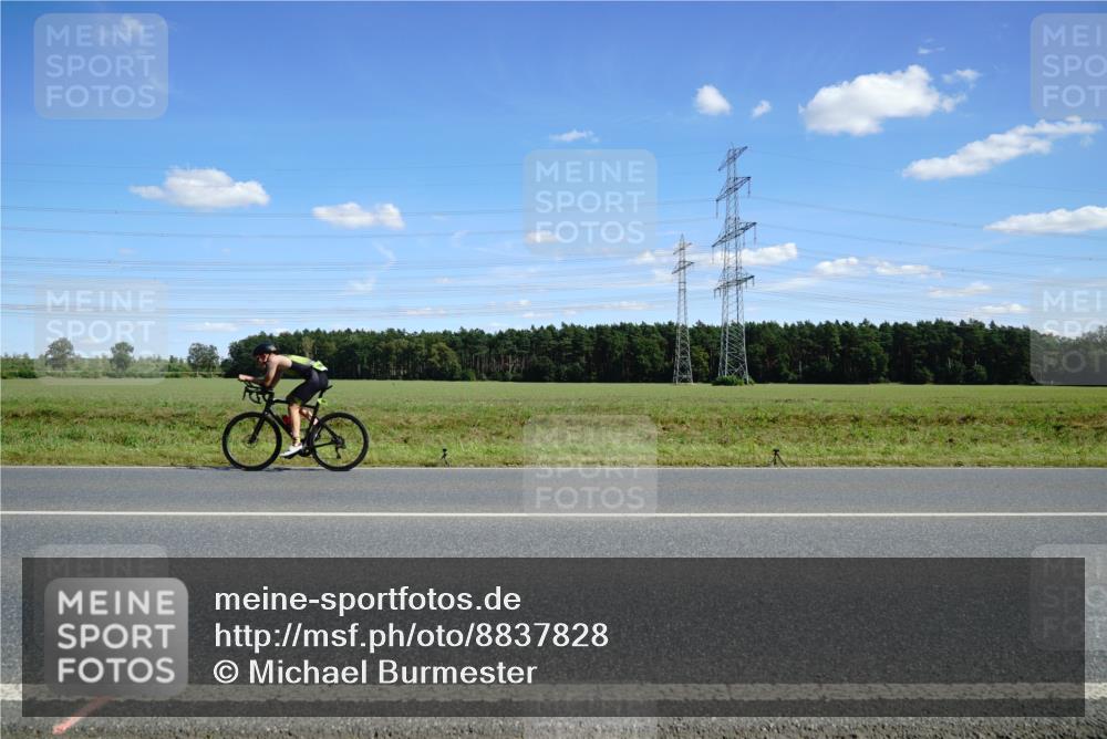 07.09.2025 - 19. Norderstedt Triathlon Michael Burmester http://msf.ph/oto/8837828 07.09.2025 14:12:27 Radfahren  meine-sportfotos.de