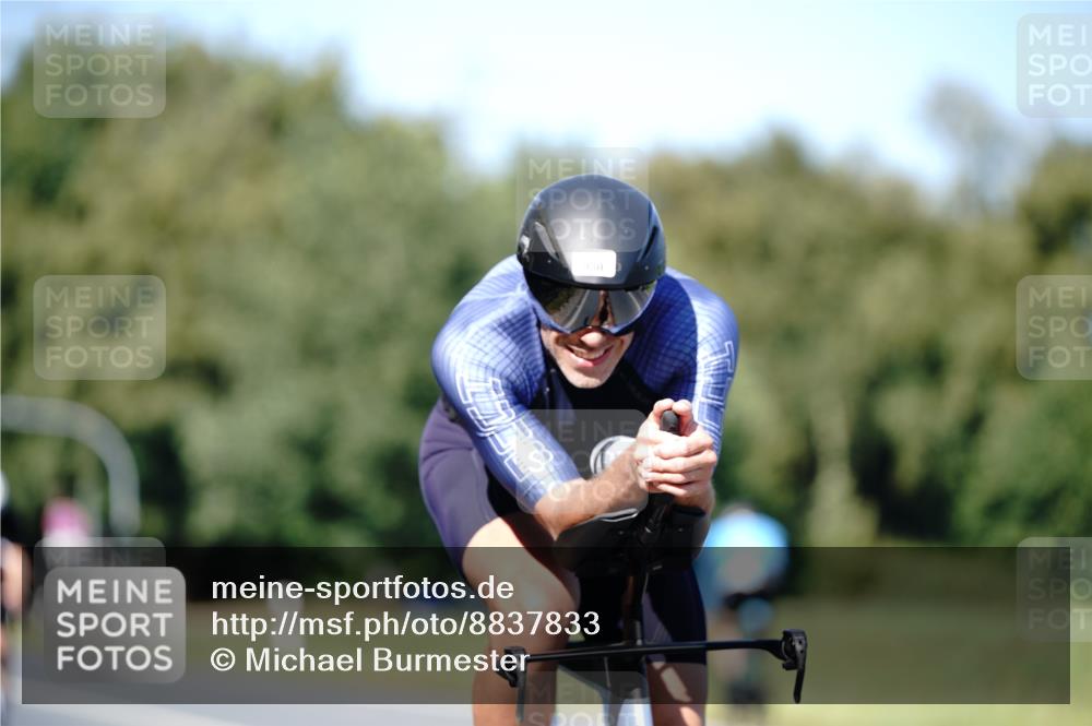 07.09.2025 - 19. Norderstedt Triathlon Michael Burmester http://msf.ph/oto/8837833 07.09.2025 14:22:29 Radfahren 980, 1004, 1025 meine-sportfotos.de