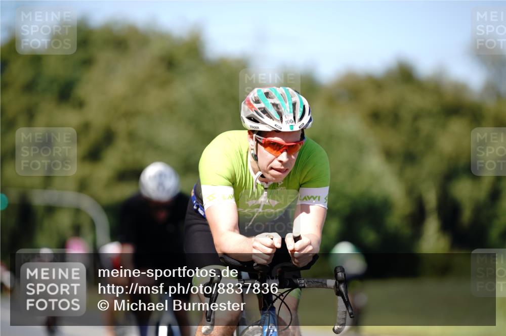 07.09.2025 - 19. Norderstedt Triathlon Michael Burmester http://msf.ph/oto/8837836 07.09.2025 14:22:31 Radfahren 911, 980, 983, 1004, 1025, 1032 meine-sportfotos.de